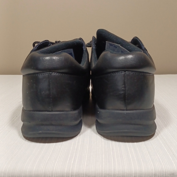 Sz 8 Black "Pleasure" Work Shoes by P. W. Minor - Picture 3 of 7